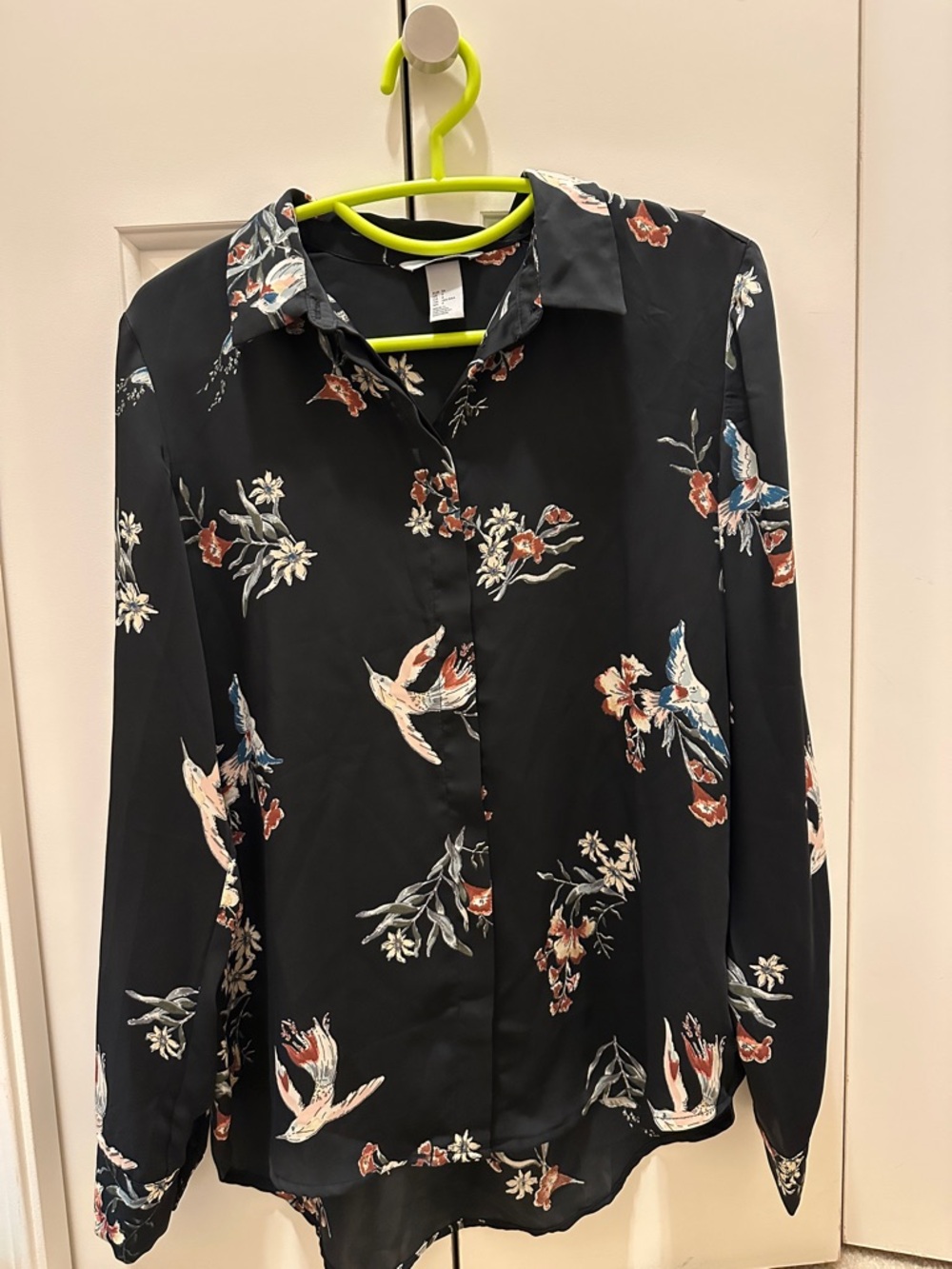 H&M Black Button-Up Blouse US Size 4